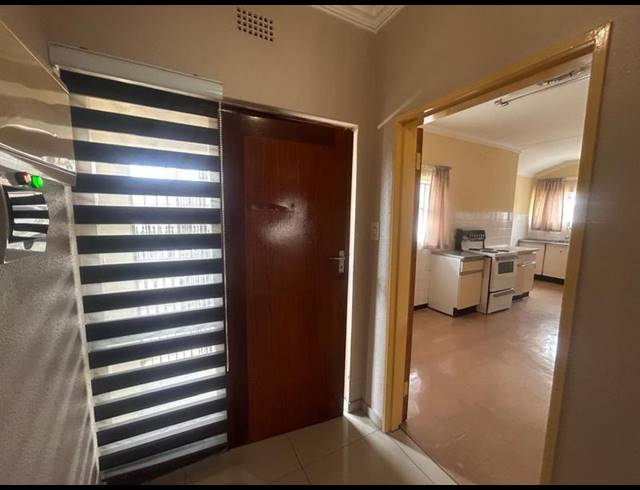 3 BEDROOM HOUSE FOR SALE IN KOSMOSPARK